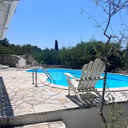 Fig Cottage, A Pretty 200 Year-old Stone Retreat Holiday home