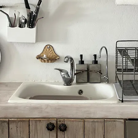 Fig Cottage, A Pretty 200 Year-old Stone Retreat * Antipata (Sami)