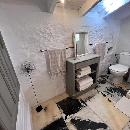 Fig Cottage, A Pretty 200 Year-old Stone Retreat *