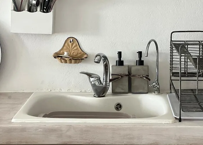 Fig Cottage, A Pretty 200 Year-old Stone Retreat * Antipata (Sami)