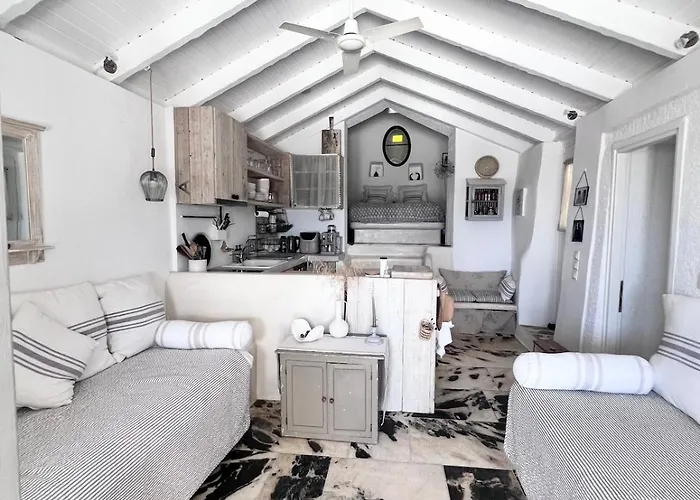 Fig Cottage, A Pretty 200 Year-old Stone Retreat Holiday home Antipata (Sami)