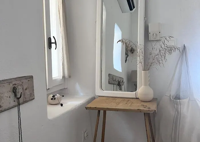 Fig Cottage, A Pretty 200 Year-old Stone Retreat Holiday home *