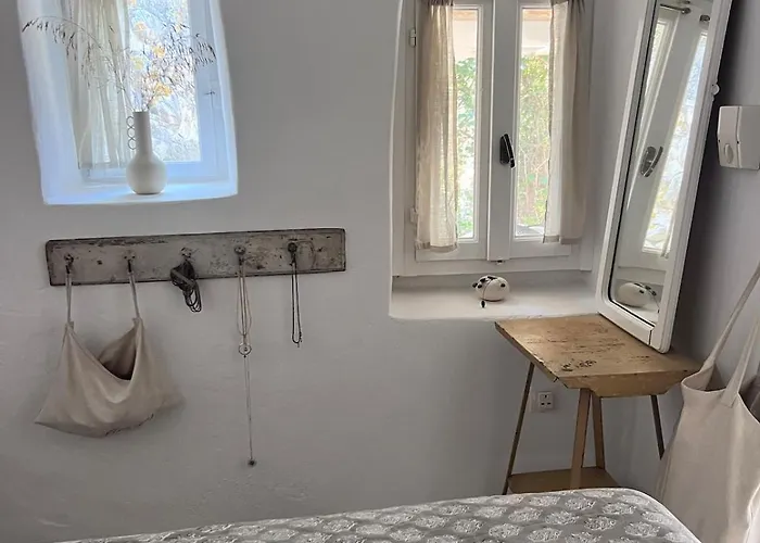 Fig Cottage, A Pretty 200 Year-old Stone Retreat Antipata (Sami)