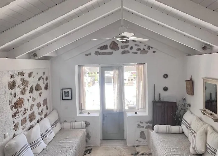 Fig Cottage, A Pretty 200 Year-old Stone Retreat Antipata (Sami)