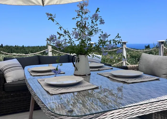 Fig Cottage, A Pretty 200 Year-old Stone Retreat Holiday home *