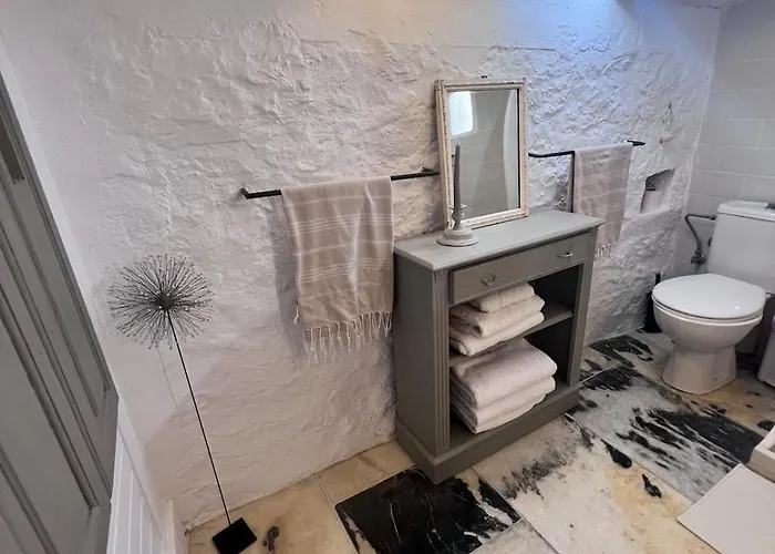 Fig Cottage, A Pretty 200 Year-old Stone Retreat *